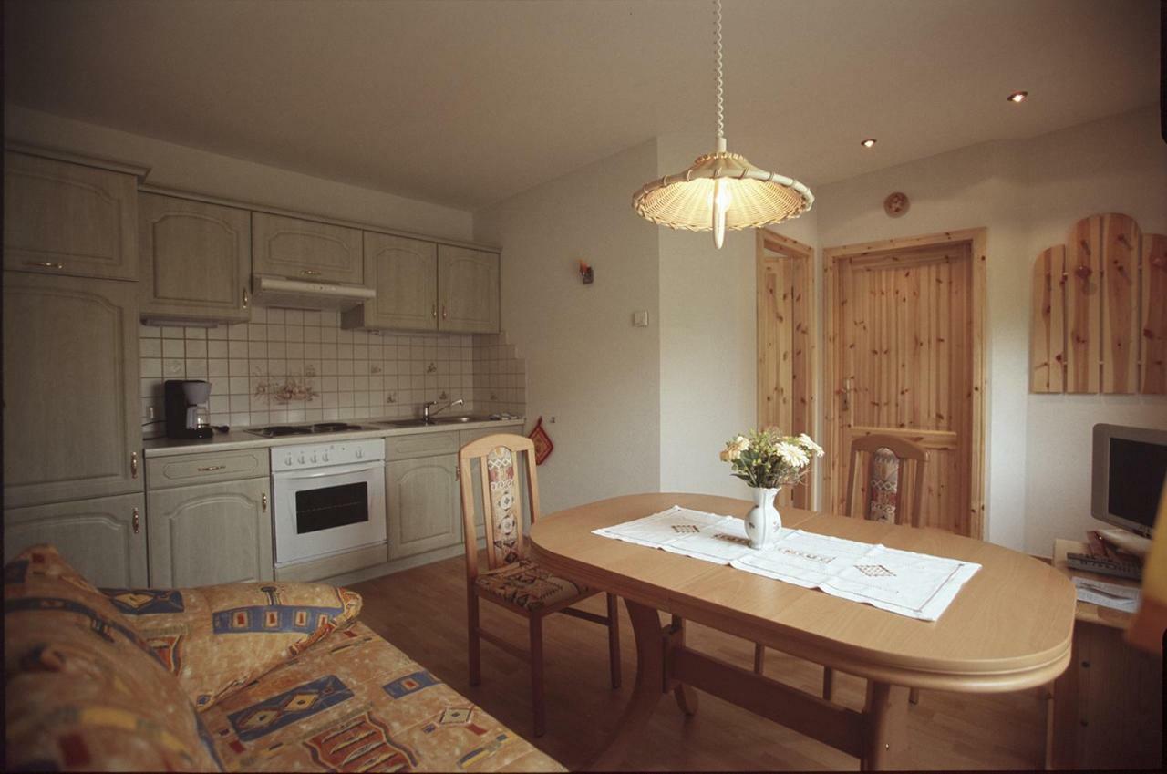 קורורט גוריש Ferienhaus Und Ferienwohnung "Am Waldsaum" מראה חיצוני תמונה
